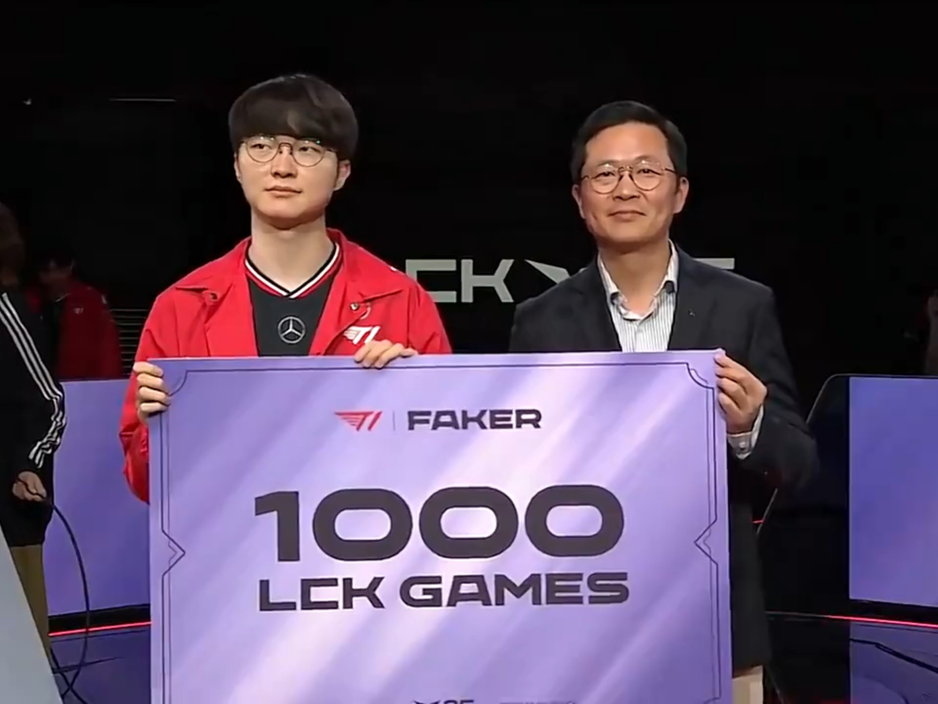 重返赛场引发热议！，Faker在勇士比赛中刷新纪录再创辉煌时刻